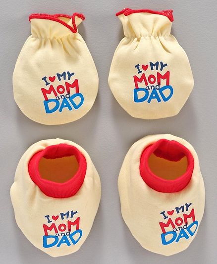 Babyhug 100% Cotton Mittens & Booties Set Text Print - Yellow