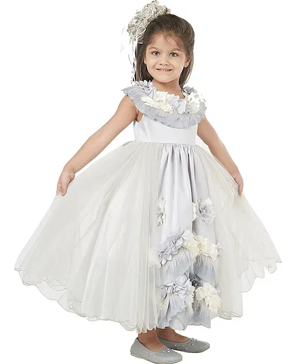 Tic Tac Toe Sleeveless Ruffle Floral Decor Gown - Silver