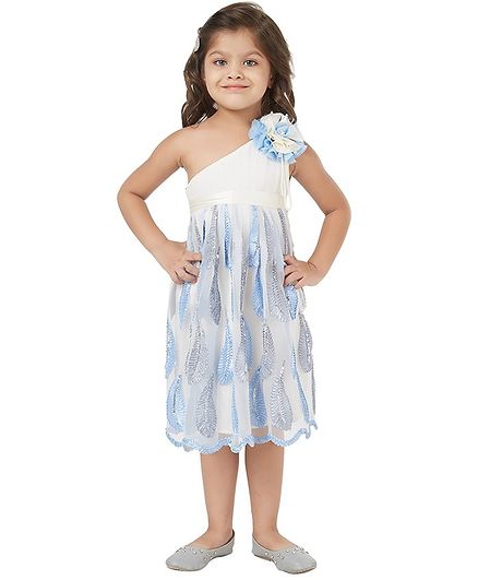 Tic Tac Toe One Shoulder Sleeveless Leaf Detailed Dress - White