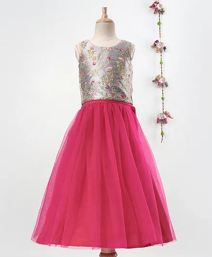 Lil Peacock Sleeveless Flower Embroidered Choli With Net Ghaghra & Dupatta Set - Grey & Pink