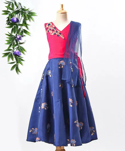 Enfance Sleeveless Brocade Knot Pattern Choli With Dupatta & Lehenga Set - Pink