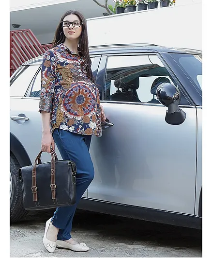 Mine4Nine Flowers Printed Three Fourth Sleeves Maternity Top - Multicolor
