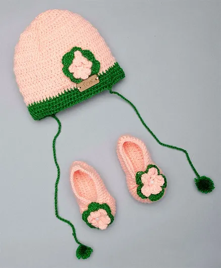 The Original Knit Flower Decorated Cap With Booties - Baby Pink
