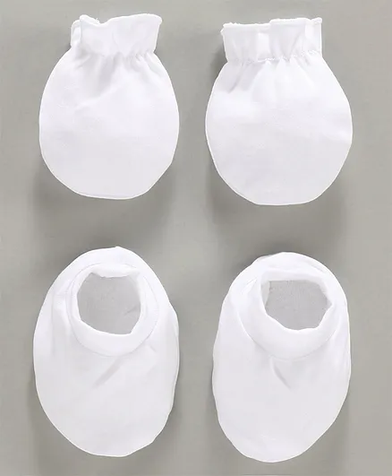 Babyhug 100% Cotton Solid Mittens and Booties Set - White