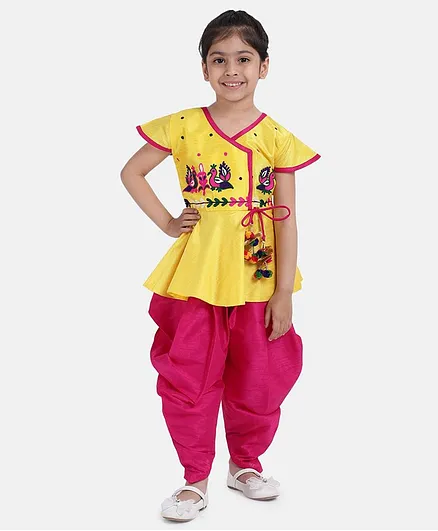 BownBee Short Sleeves Peacock Embroidery Detailing Kurta With Dhoti - Pink
