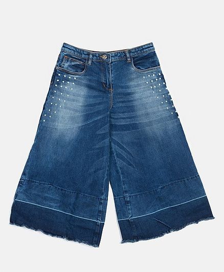 Blue Giraffe Pearls Embellished Front Pocket Capri - Blue