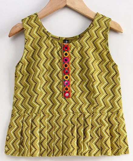 Silverthread Sleeveless Chevron Print Top - Green