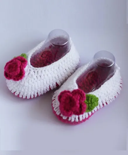 Woonie Flower Design Handmade Booties - White