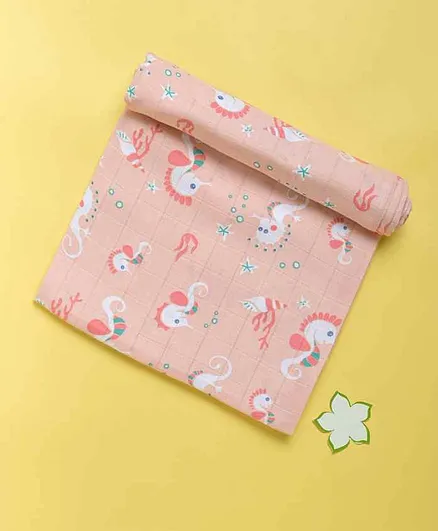 Kaarpas Ocean Dive Small Organic Muslin Swaddles - Pink