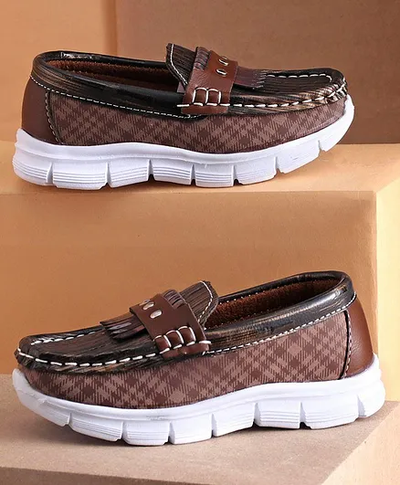 Cute Walk by Babyhug Slip On Loafers - Brown