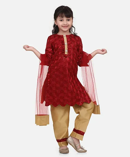 Whitehenz Clothing Three Fourth Sleeves Scalloped Trimmed Embroidered Kurta With Salwar Pants - Red Beige