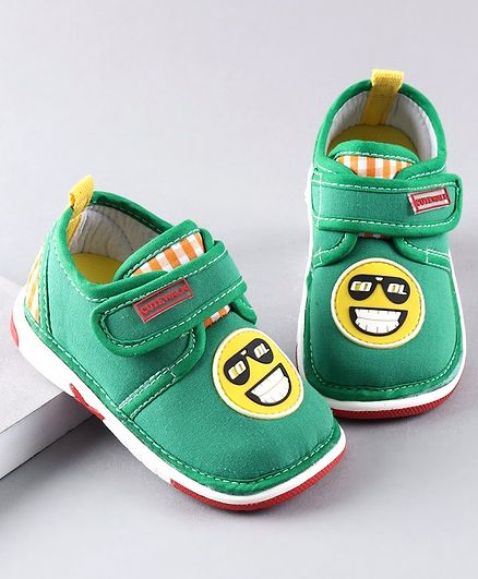Cute Walk by Babyhug Casual Shoes Smiley Patch - Green