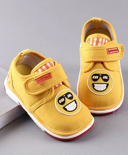 Cute Walk by Babyhug Casual Shoes Smiley Patch - Yellow