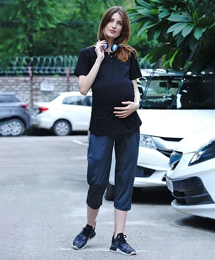 Mine4Nine Back Flower Net Half Sleeves Maternity Yoga Tee - Black