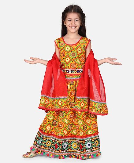 BownBee Bandhani Sleeveless Kacchi Work Choli With Lehenga & Dupatta - Yellow