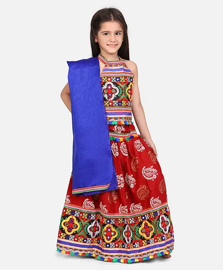 BownBee Sleeveless Kacchi Work Halter Neck Choli With Lehenga & Dupatta - Maroon