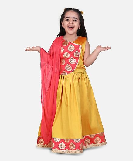 BownBee Sleeveless Motif Print Choli With Lehenga & Dupatta - Yellow