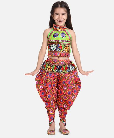 BownBee Peacock Embroidered Halter Neck Sleeveless Choli With Dhoti - Pink