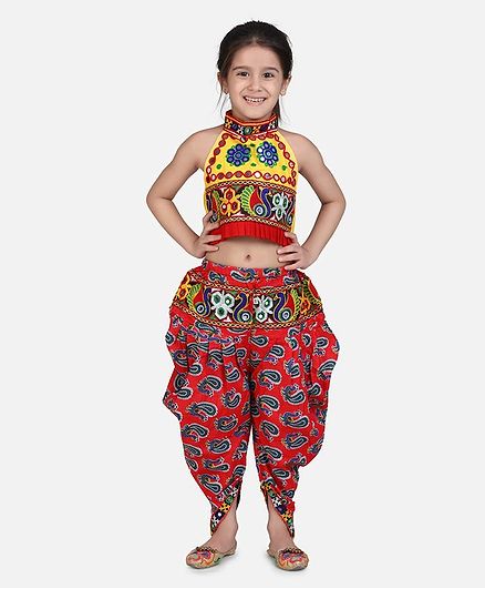 BownBee Peacock Embroidered Halter Neck Sleeveless Choli With Dhoti - Red