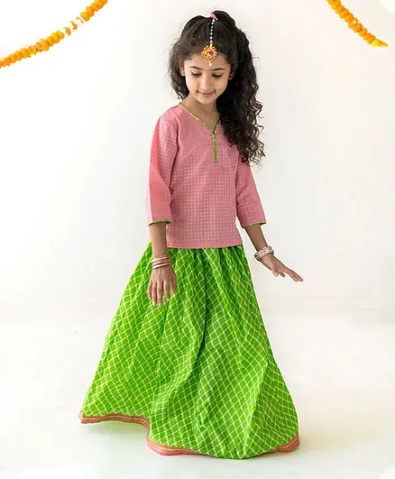 Campana Three Fourth Sleeves Choli With Flared Checkered Lehenga - Pink & Green