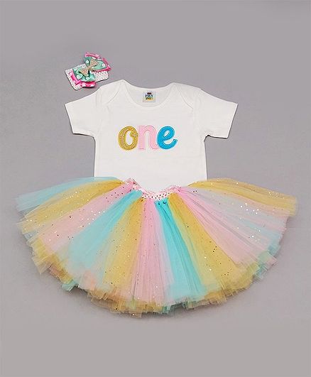 TINY MINY MEE Half Sleeves One Patch Onesie With Skirt & Headband - White