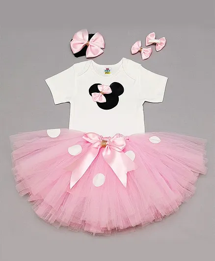 TINY MINY MEE Half Sleeves Bow Detailed Patch Onesie With Skirt & Headband - White & Pink