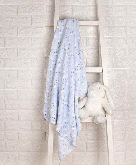 Kicks & Crawl Blanket with Soft Toy - Blue White