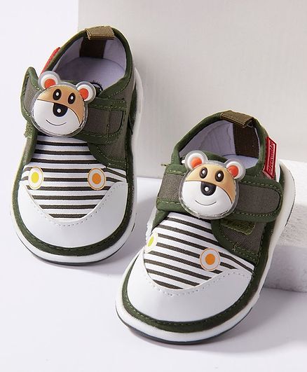 Cute Walk by Babyhug Casual Shoes Teddy Patch - Green