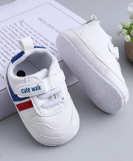 Cute Walk by Babyhug Booties - White