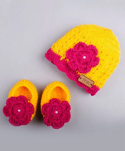 The Original Knit Flower Applique Cap With Booties - Yellow