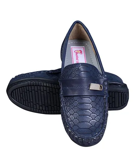 Buckled Up Scaly Design Loafers - Blue