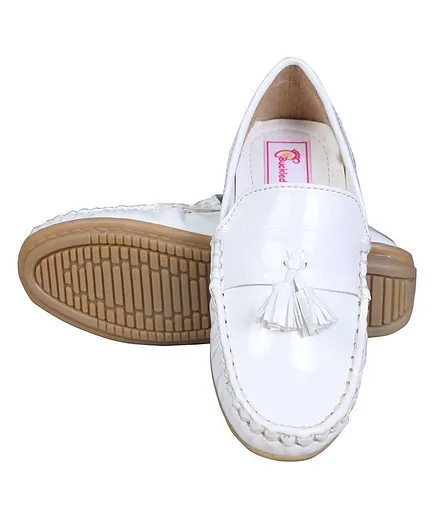 Buckled Up Shiny Finish Tassels Detailed Loafers - White
