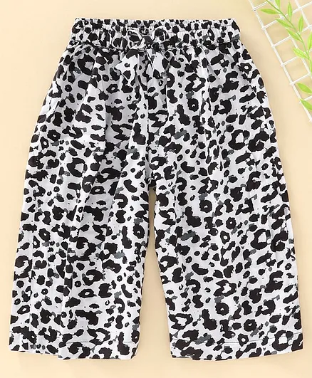 Snowflakes Leopard Print Three Fourth Length Culotte - White