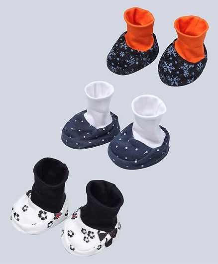 Grandma's Cat Polka Leaves Printed Booties Set Pack of 3 - Multicolor