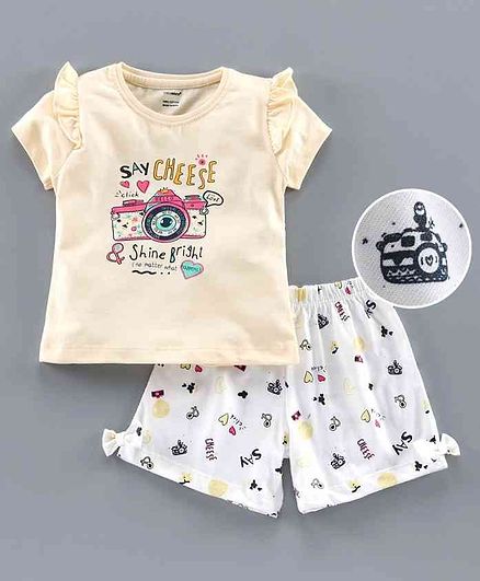 Cucumber Half Sleeves Tee & Shorts Camera Print - Yellow