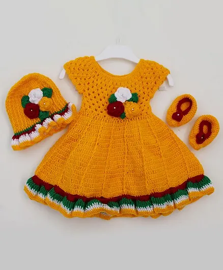 Woonie Flower Applique Sleeveless Dress With Cap & Booties - Yellow