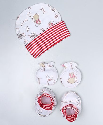 Grandma's Cap Mittens and Booties Set Teddy Print Red - Diameter 10.5 cm