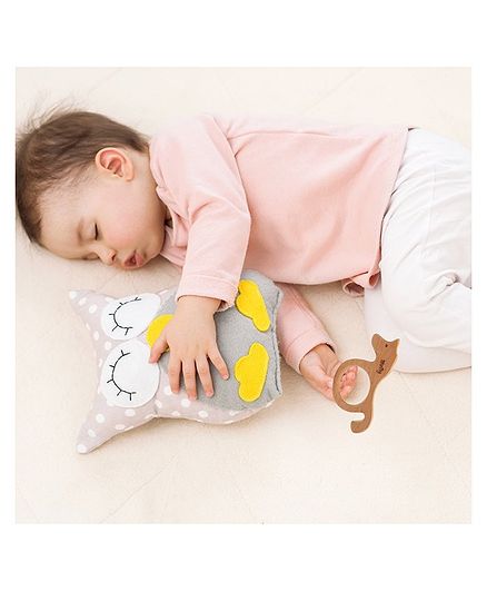 Wufiy Wooden Sea Horse Shaped Neem Teether Glazed With Virgin Coconut Oil - Light Brown