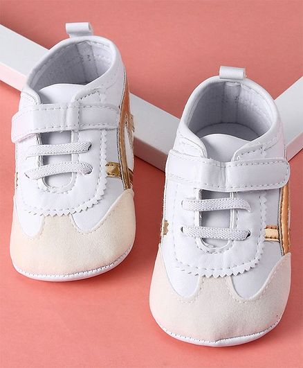KIDLINGSS Criss Cross Design Booties - White & Golden