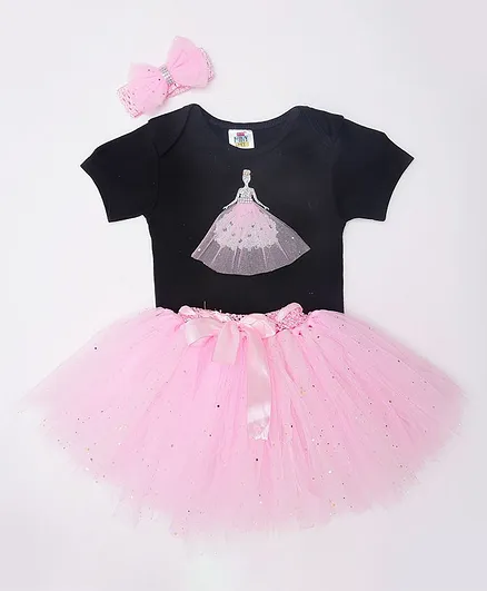 TINY MINY MEE Girl Print Half Sleeves Onesie With Tulle Skirt & Headband - Black & Pink