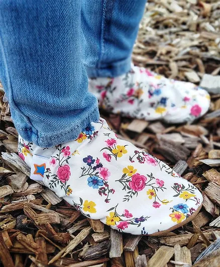 Skips Floral Print Soft Booties - White
