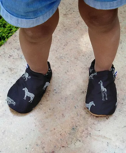 Skips Animal Safari Print Soft Booties - Black