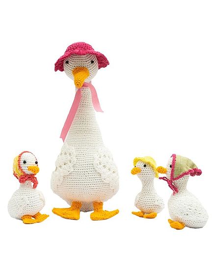 Happy Threads Crochet Duck Family Soft Toy White - Height 32.5 cm 7.5 cm