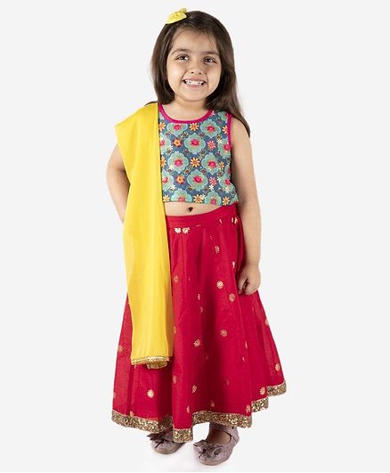 Lil Peacock Sleeveless Chanderi Print Choli With Lehenga & Dupatta - Green & Fuchsia