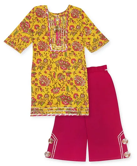 Kinder Kids Three Fourth Sleeves Floral Printed Straight Kurti With Tasseled Neckline & Pants - Yellow