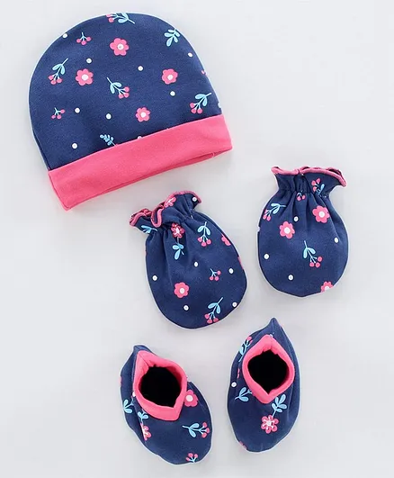 Babyhug Printed Cap With Booties & Mittens Blue - Diameter 11.5 cm