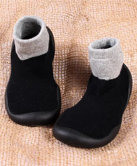Hoppipola Solid Sock Shoes - Black