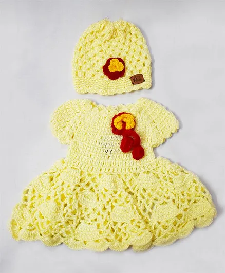 Theth Pahadi Short Sleeves Flower Design Dress With Cap - Yellow
