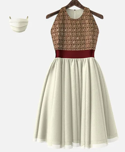 HEYKIDOO Sleeveless Contrast Flared Glitter Finish Yoke Dress With Mask - Red