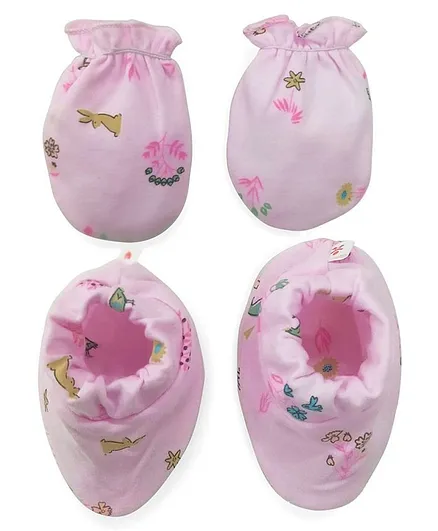 Child World Mittens and Booties Set - Pink